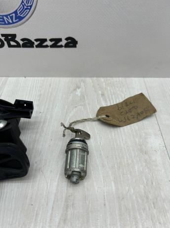 Замок крышки багажника с личинкой Mercedes W204 А2128904067 А2128904067