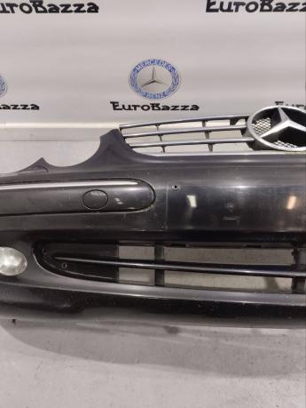 Бампер передний с решеткой Mercedes W209 A2098850225