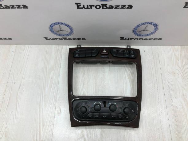 Накладка центральной консоли Mercedes W203 A2038216658