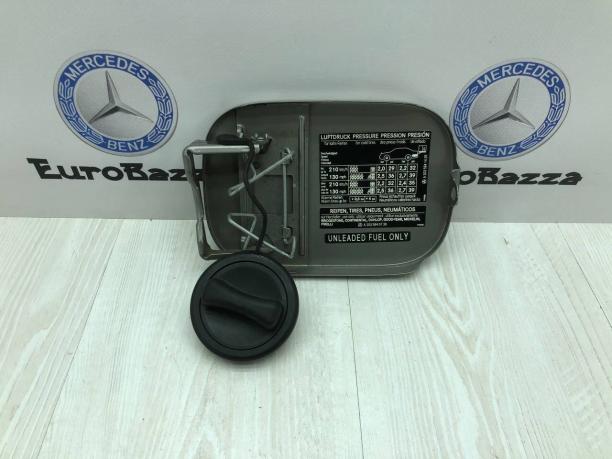 Лючок бензобака Mercedes W203 A2037500206