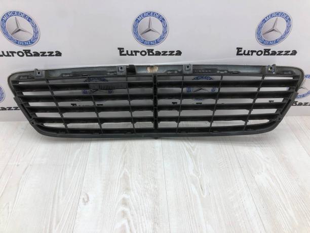 Решетка радиатора Mercedes W203 A2038800183