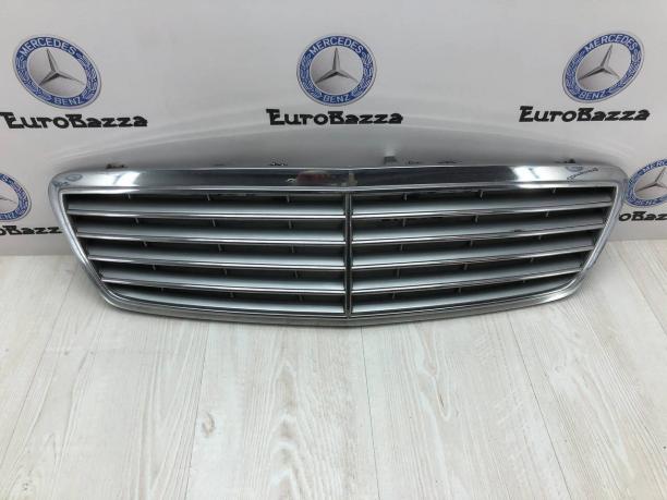 Решетка радиатора Mercedes W203 A2038800183