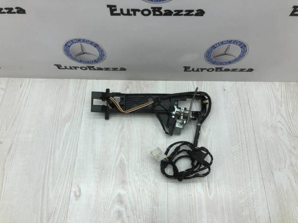 Ответная часть ручки двери KeyLessGo Mercedes R230 A2307600434