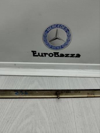 Накладка торпедо Mercedes W210 A2106800671