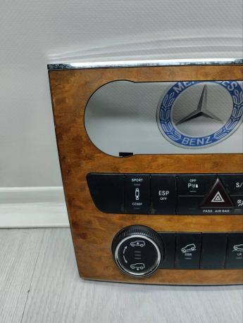 Накладка центральной консоли Mercedes X164 A1646805217