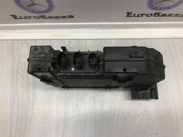 Блок силовых предохранителей Mercedes W221 A2215401250