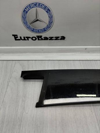 Вертикальный молдинг задней двери Mercedes W212 A2126900487