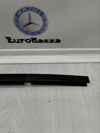 Направляющая стекла задней двери Mercedes W212 A2127300219