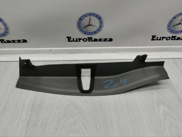 Накладка замка двери передняя правая Mercedes W221 A2217280256