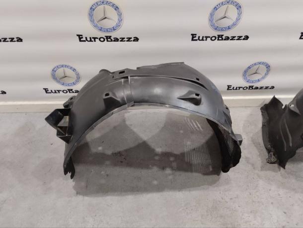 Подкрылок передний Mercedes W215 A2156981430