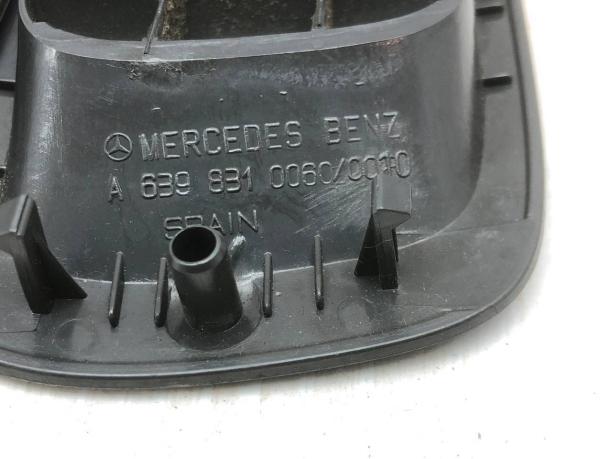 Дефлектор торпедо боковой Mercedes W639 A6398310060