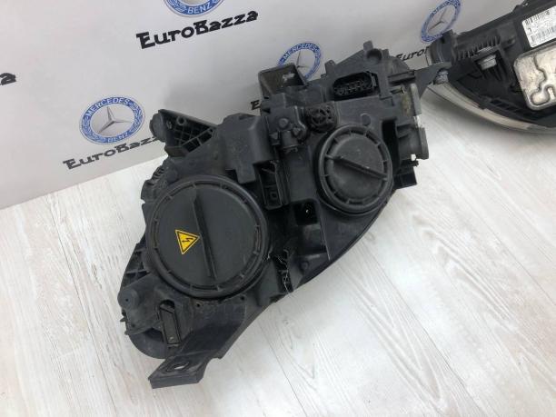 Ксеноновая фара Mercedes W251 A2518203761