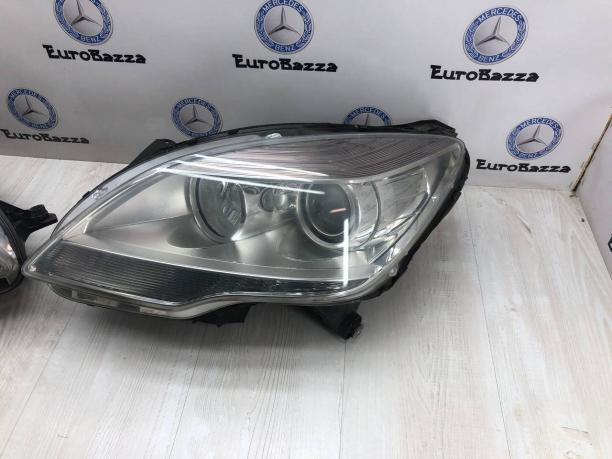 Ксеноновая фара Mercedes W251 A2518203761