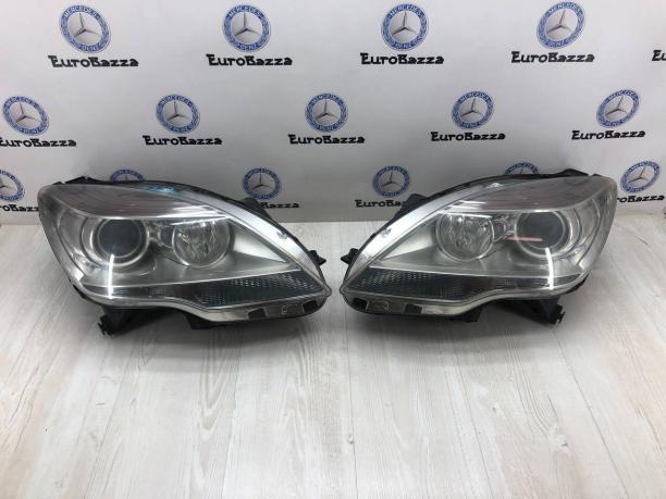 Ксеноновая фара Mercedes W251 A2518203761