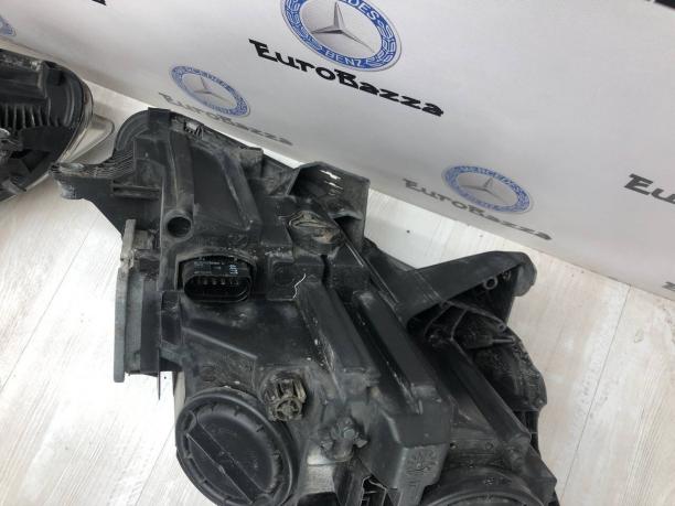 Ксеноновая фара Mercedes W251 A2518203761