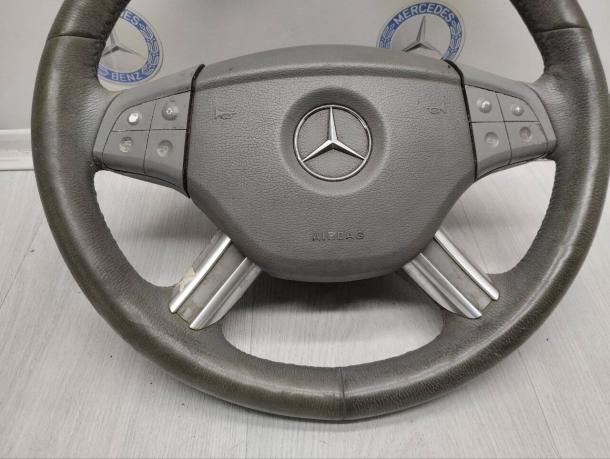 Руль с лепестками Mercedes W251 A1644600098