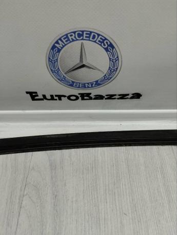 Верхний молдинг лобового стекла Mercedes W210 А2106700922 А2106700922
