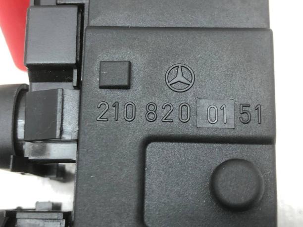 Блок кнопок центральной консоли Mercedes W210 A2108200151