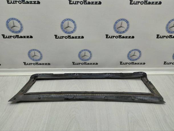 Уплотнитель капота Mercedes C140 A1408870498