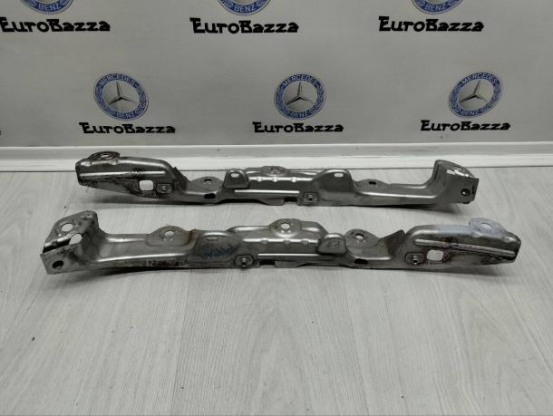 Кронштейн переднего крыла Mercedes W215 A2158802514