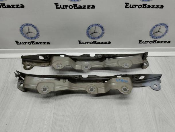 Кронштейн переднего крыла Mercedes W215 A2158802514