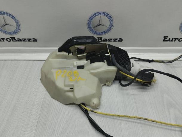 Замок двери задней левой KeyLess Gо Mercedes W220 A2207306735