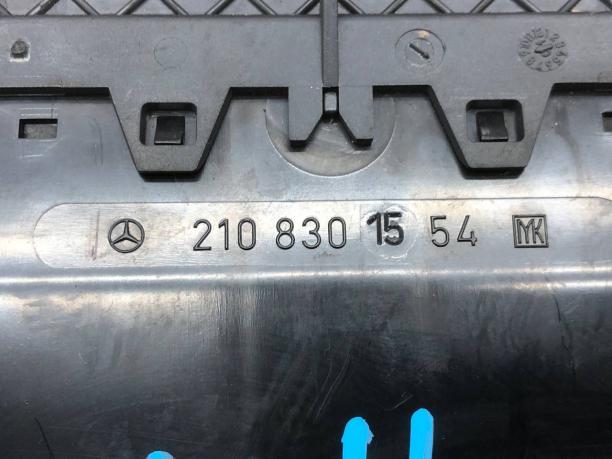 Дефлектор торпеды Mercedes W210 A2108301554