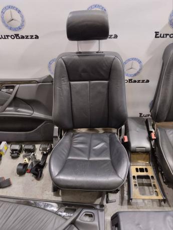 Передние сидения Mercedes W210 A2109105846