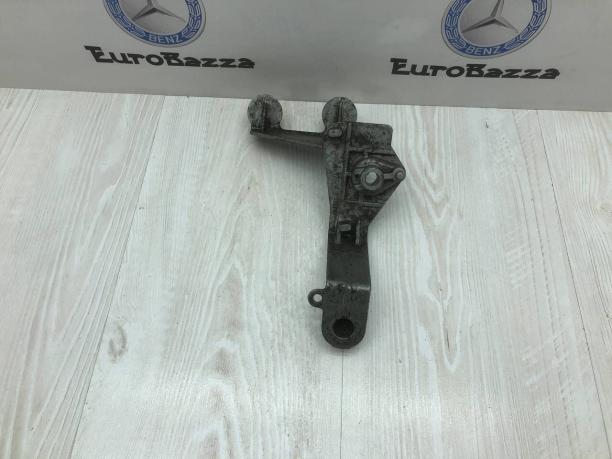 Кронштейн блока ABS Mercedes W215 А2204310140 А2204310140