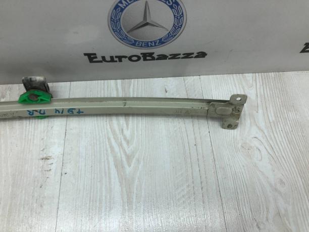 Направляющая переднего стекла двери Mercedes W210 A2107200315