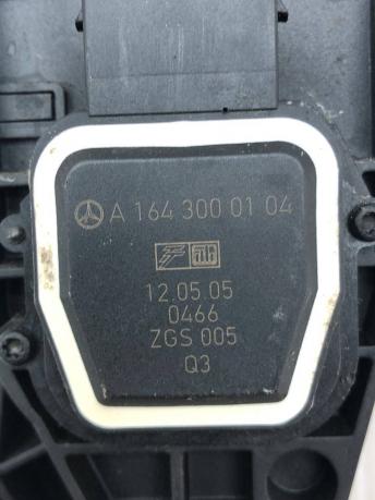 Педаль газа Mercedes W164 A1643000104