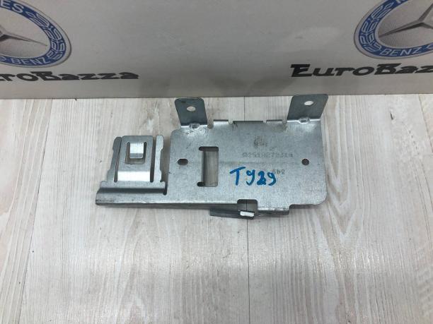 Кронштейн блока ZGS Mercedes W251 A2518272314