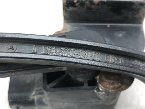 Датчик уровня подвески передний Mercedes W164 A0105427717