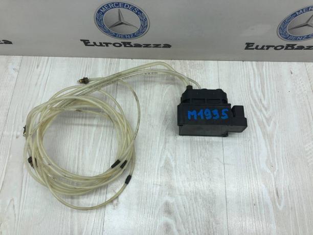 Блок клапанов пневмоподвески Mercedes W164 A2513200058