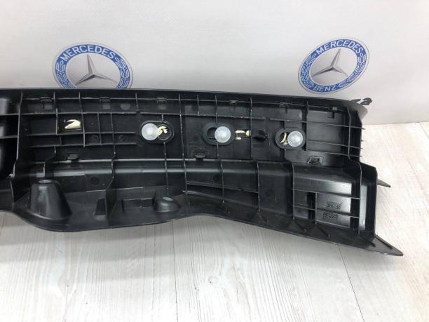 Накладка замка багажника Mercedes W251 A2516903925