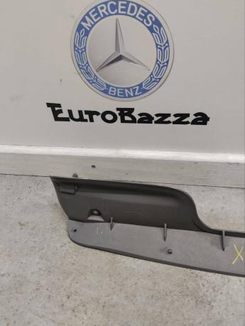 Накладка погрузочного контура Mercedes R230 A2306930020