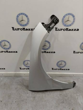 Крыло переднее правое Mercedes W251 A2518800606