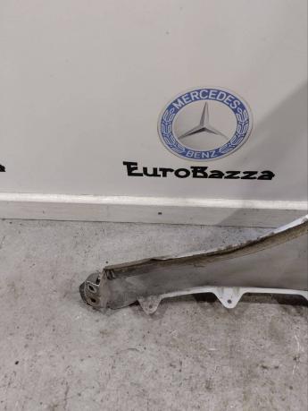 Крыло переднее правое Mercedes W251 A2518800606