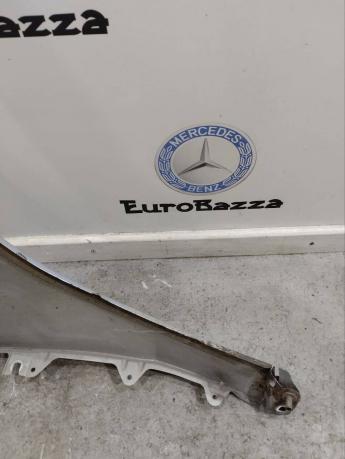 Крыло переднее левое Mercedes W251 A2518800506