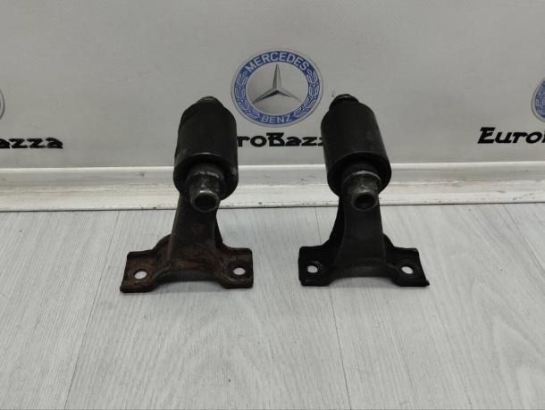 Кронштейн переднего стабилизатора Mercedes W163 A1633230116