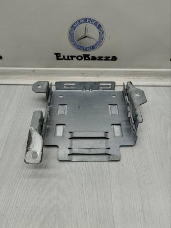 Кронштейн усилителя аудиосистемы Mercedes W164 A1645452240