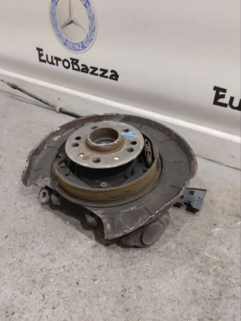 Кулак задний правый Mercedes W251 A1643500808