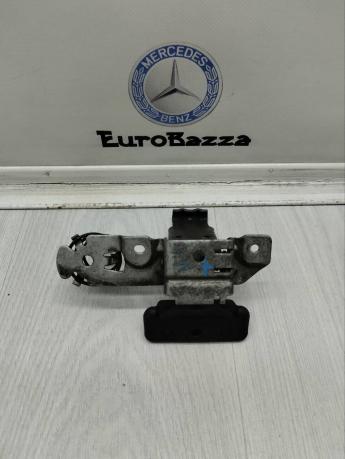 Замок капота Mercedes R230 A2308800164