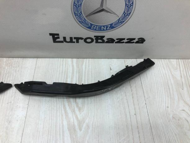 Направляющая заднего бампера Mercedes R172 A1728000130