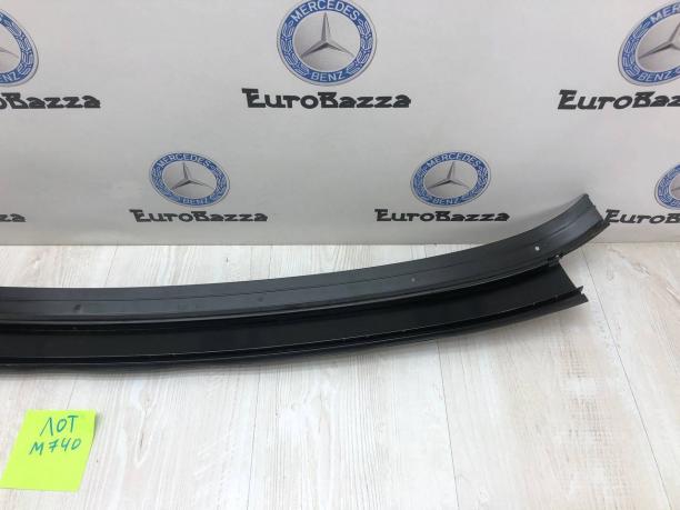 Молдинг лобового стекла Mercedes W208 Cabrio A2086700422