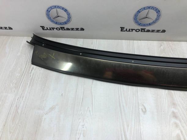 Молдинг лобового стекла Mercedes W208 Cabrio A2086700422