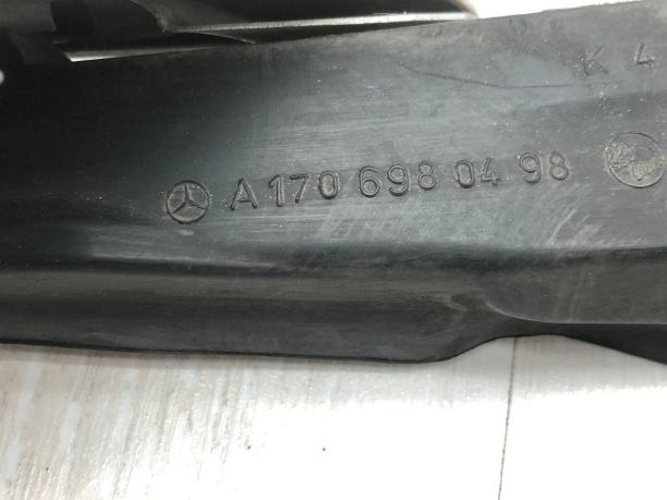 Накладка передней стойки кузова Mercedes R170 A1706980398