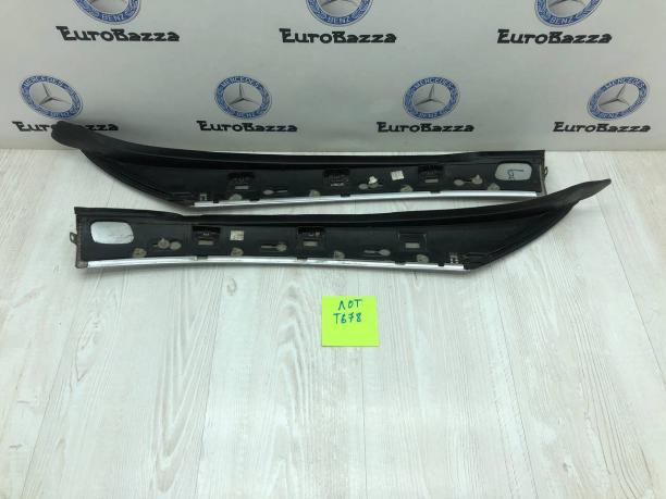 Молдинги передней стойки кузова Mercedes R171 A1716900139