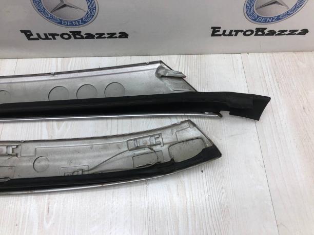 Молдинг лобового стекла боковой Mercedes R170 A1706980398