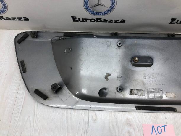 Накладка крышки багажника Mercedes W220 A2207500381